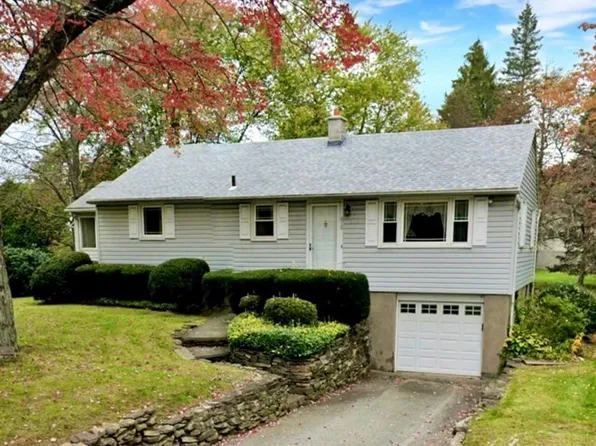 818 North St, Feeding Hills, MA 01030