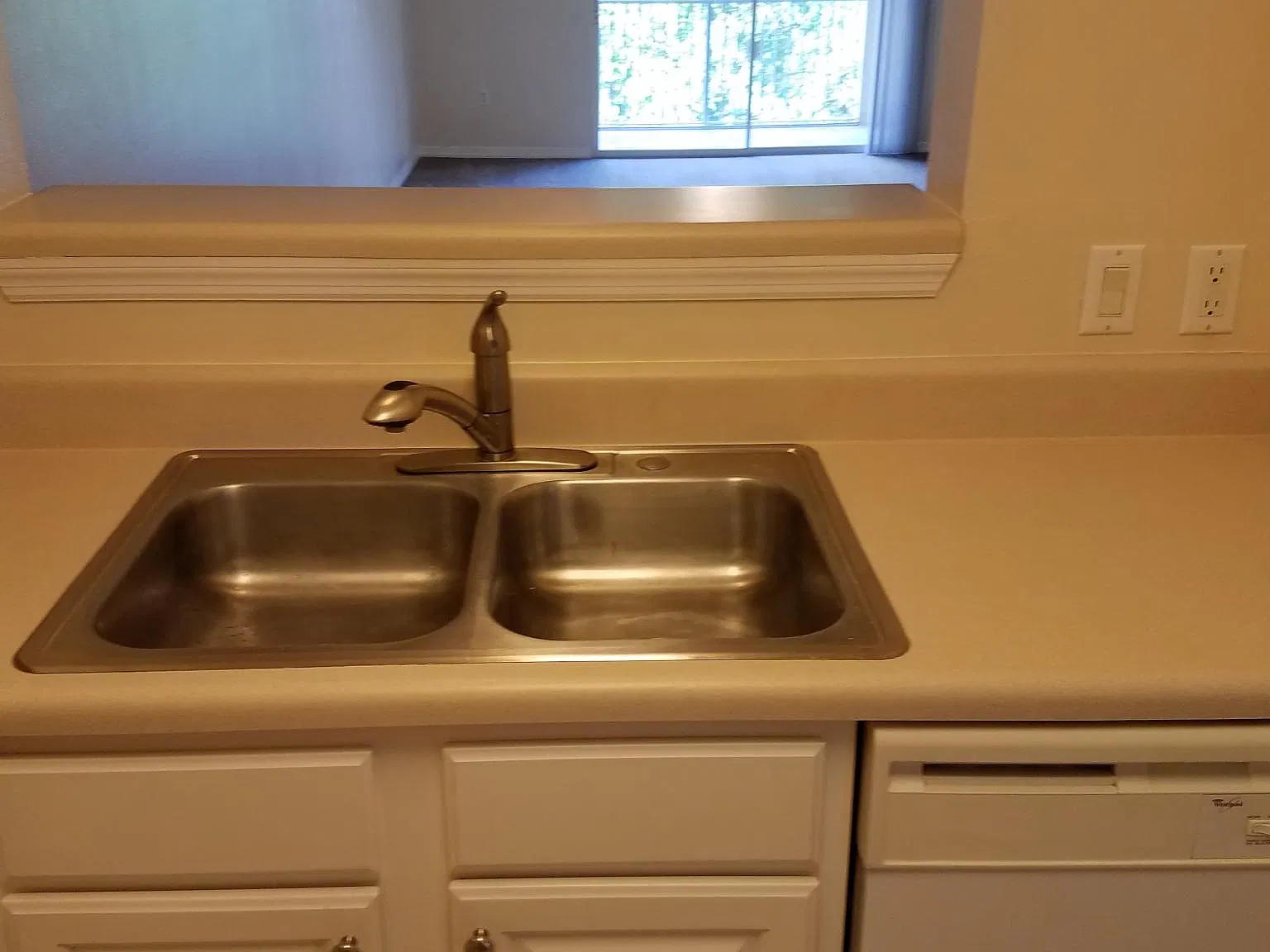 2 bed, 1198 sqft, $1,800 — Photo 3