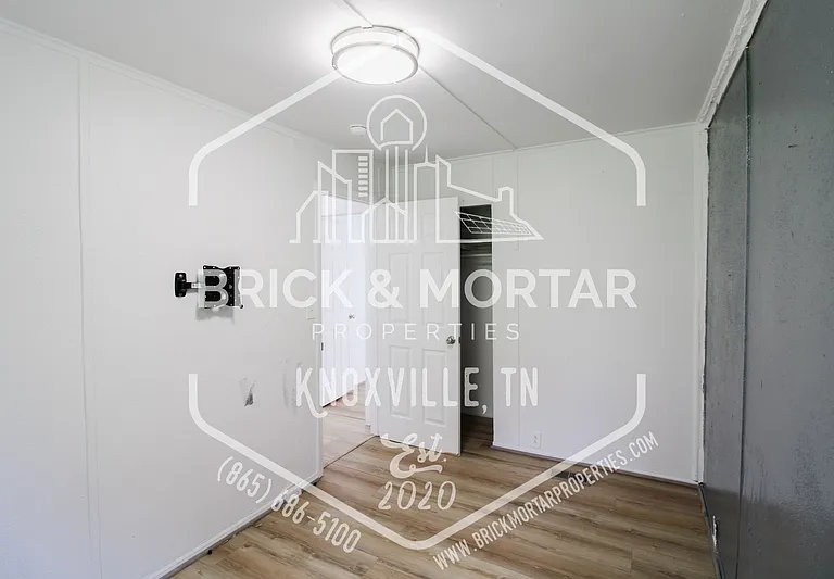 2417 Fillmore Ave — Photo 15