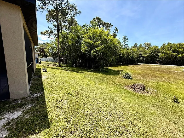 5560 Belrose St — Photo 28