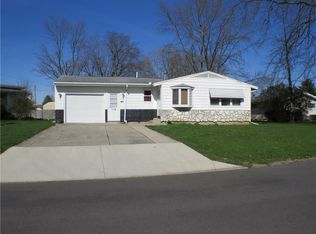 112 Cherry Ln, Wapakoneta, OH 45895