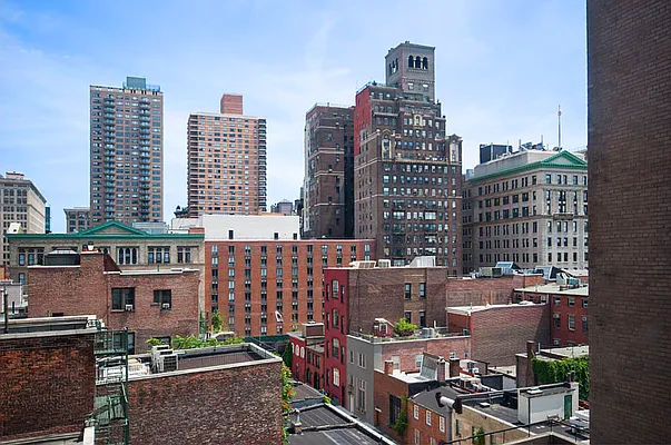 Sold by Ann Weintraub, Ltd. | media 21