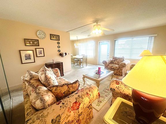 4th image of 4101 Oakridge V