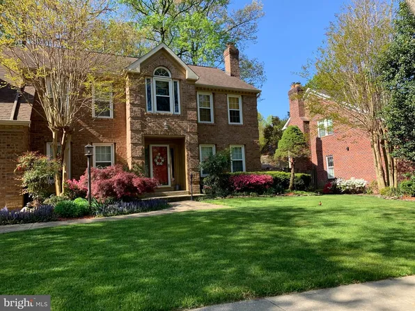 2113 Crossgate Dr, Crofton, MD 21114