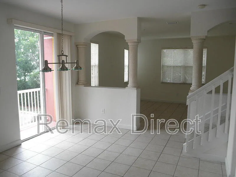 4 bed, 2.0 bath, $2,500 — Photo 4