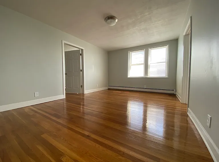 11 - 17 Beach Road Apartments — Photo 12