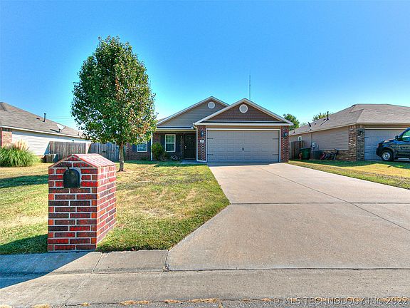 2nd image of 9379 S 256th Ave