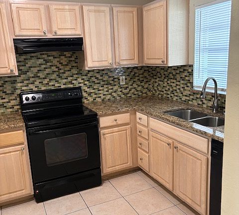5th image of 2846 Somerset Park Dr APT 103