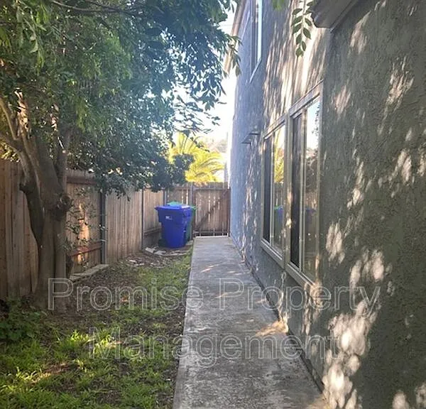 1744 Calle Platico — Photo 21