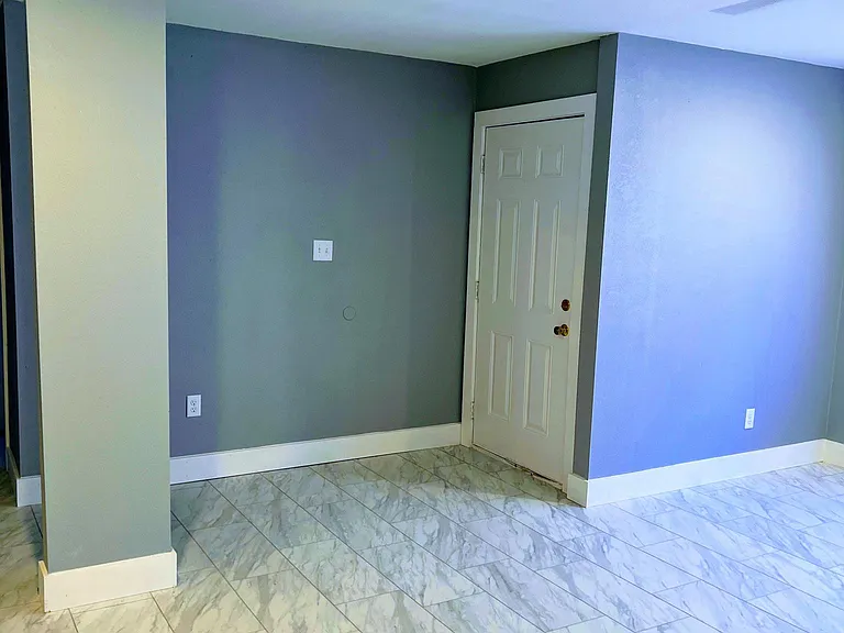 907 Poplar Ave — Photo 8