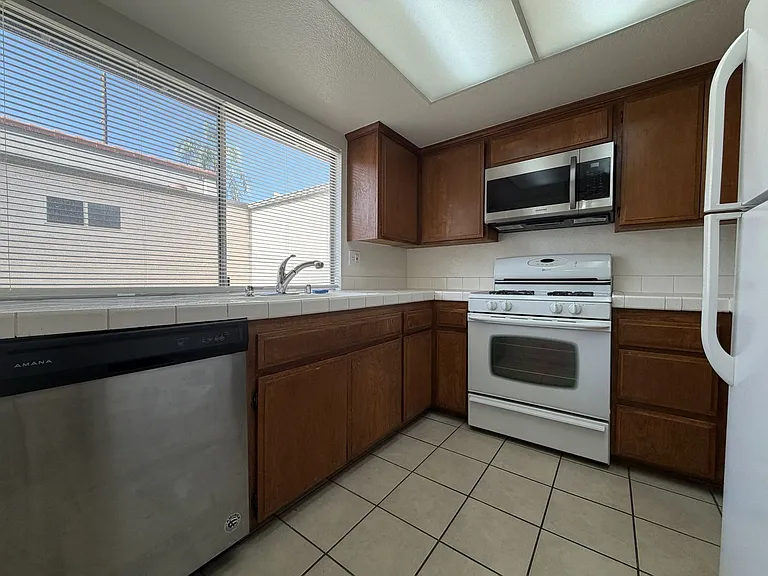 1594 Christopher Ln — Photo 11
