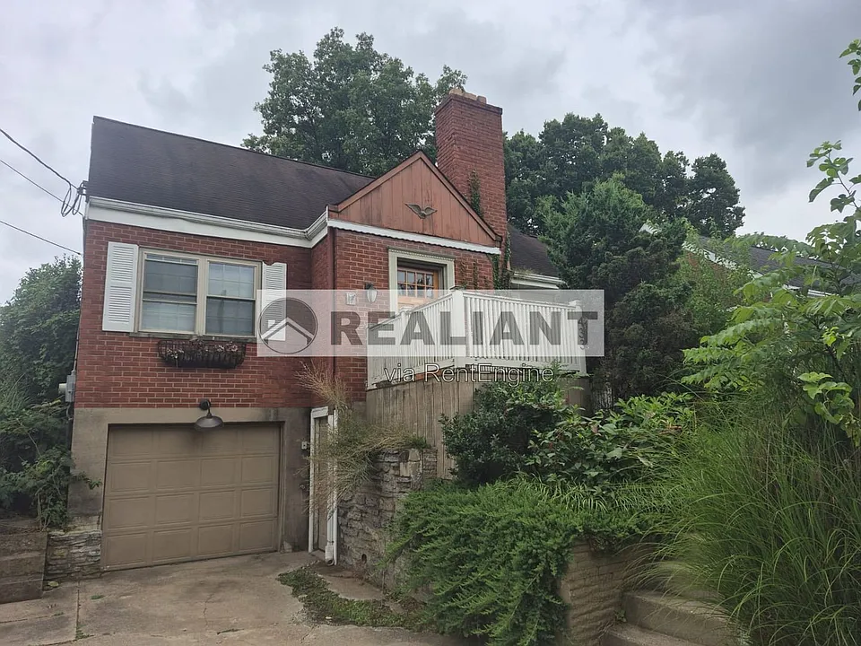 433 Center St