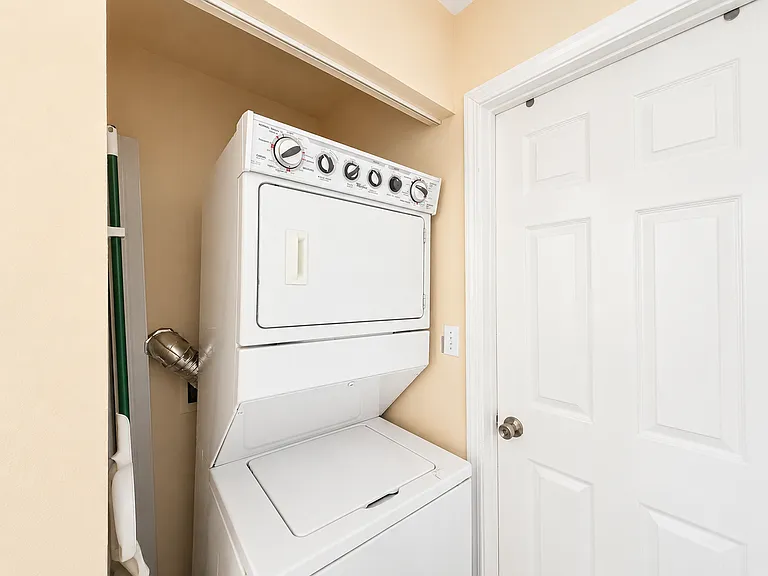 7240 Chesney Way — Photo 9