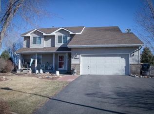 1685 Dalles Dr, Shakopee, MN 55379
