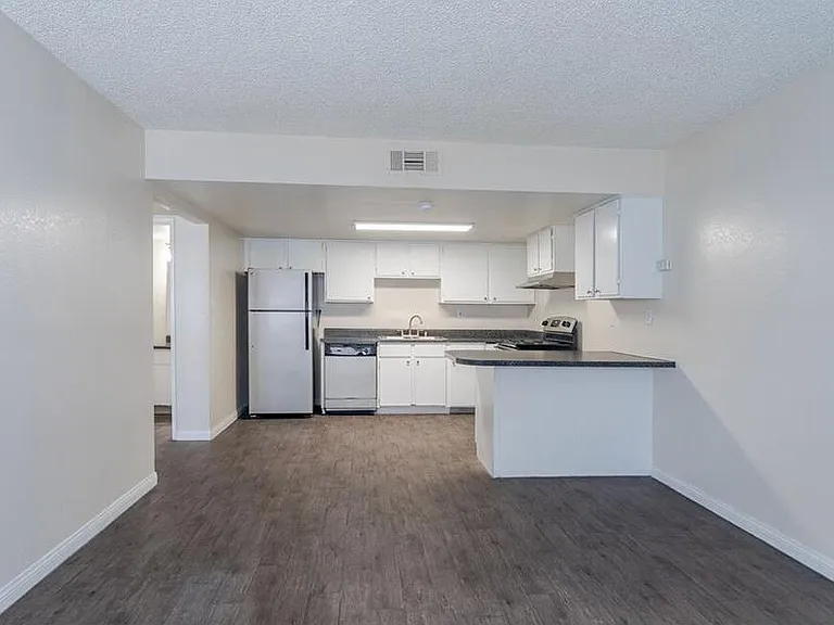 Reno Villas — Photo 4