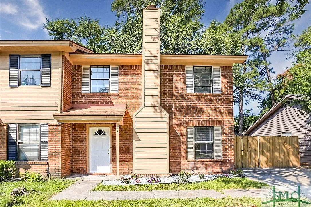 3 bed, 1224 sqft, $1,800 — Photo 1