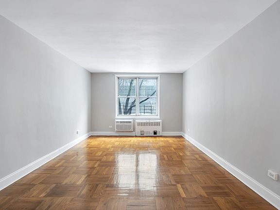 3rd image of 408 W 34th St APT 1G