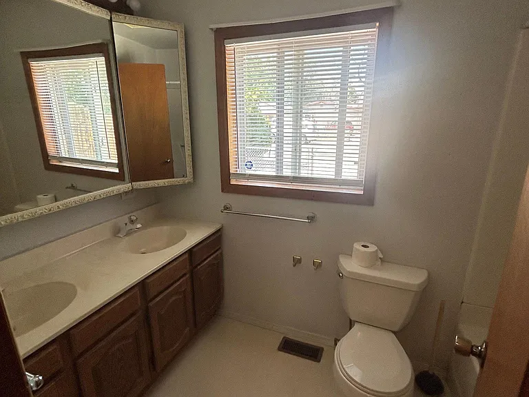 808 Avocado St — Photo 7