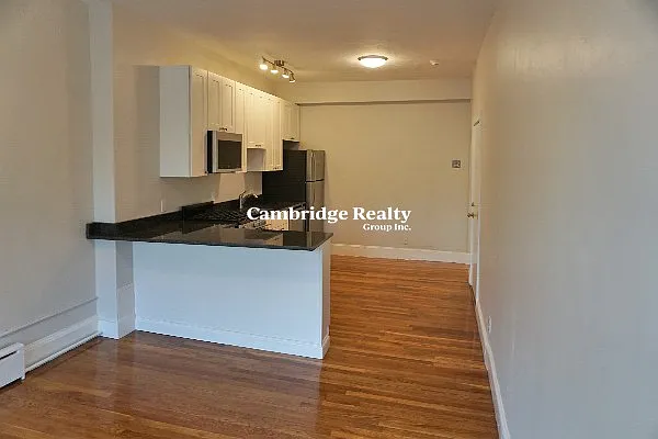 Building Photo - 114 Willow St #4T