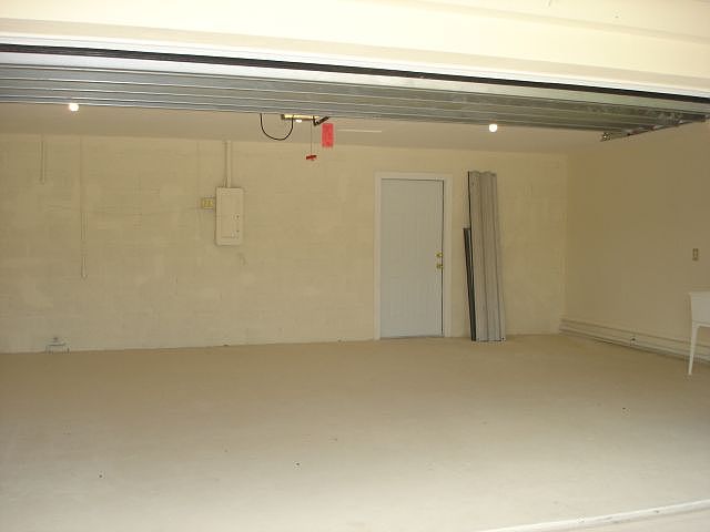 572 sq ft garage
