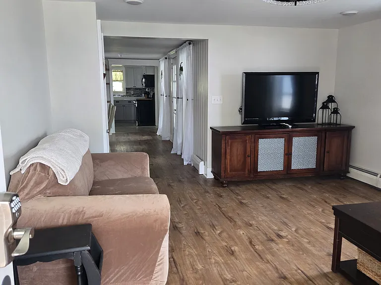 108 Center St #B — Photo 18