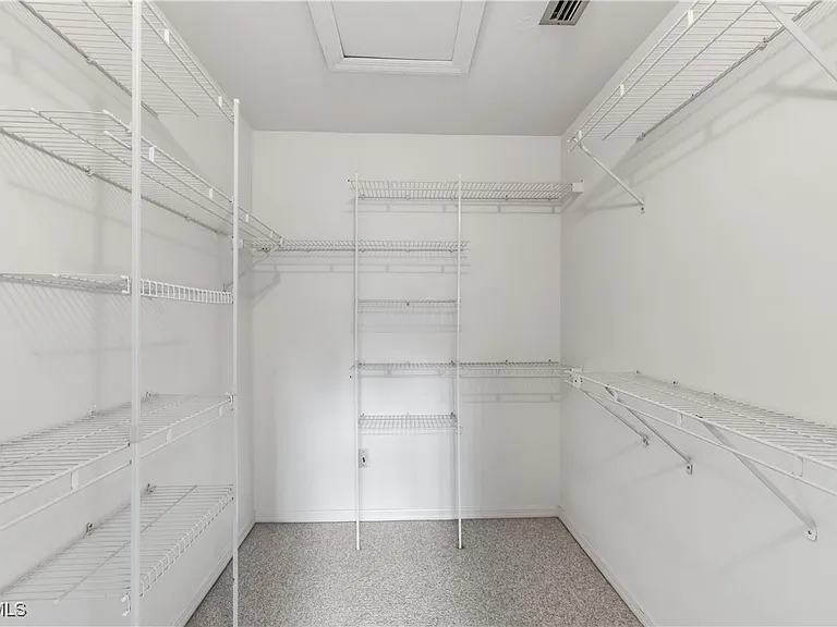 9305 Lake Park Dr #204 — Photo 11