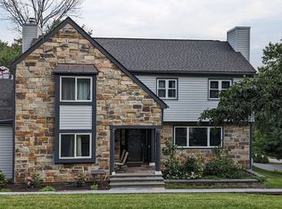 99 Knob Hill Rd, Hackettstown, NJ 07840