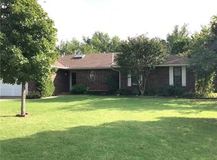 1332 Steiner Rd, Weatherford, OK 73096