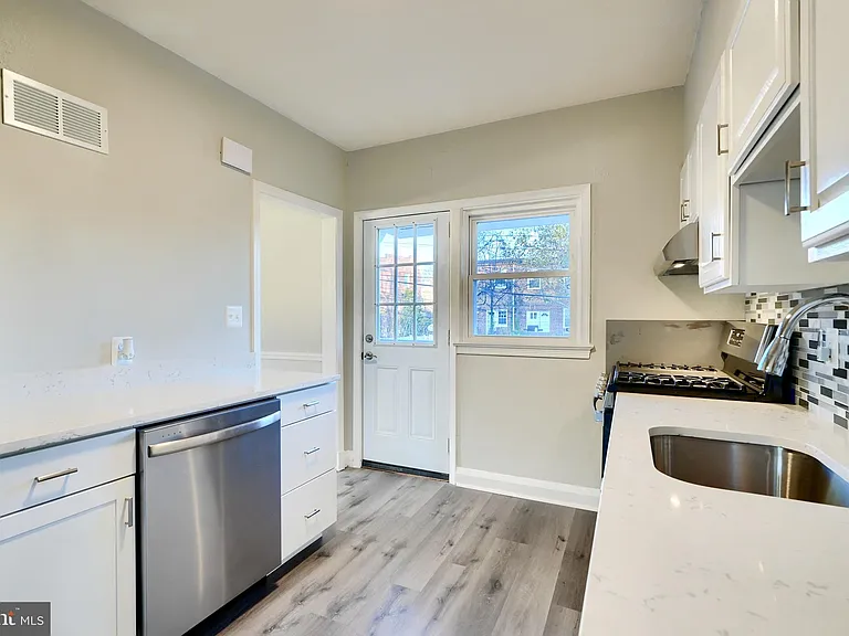 51 Briarwood Rd — Photo 14