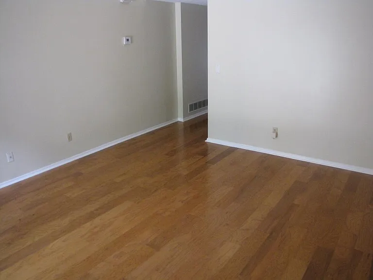 459 Mall Blvd — Photo 4