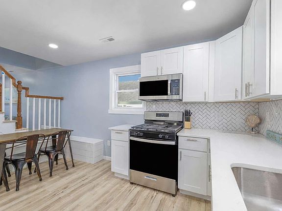 3rd image of 5 Kenvil Rd N