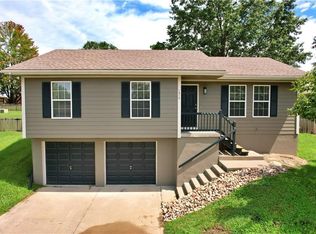 1215 Susan Cir, Kearney, MO 64060