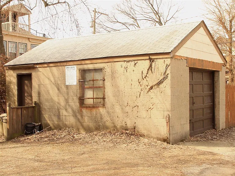 382 Wyandotte Ave — Photo 19