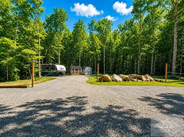 93 Boulder Trl, Pipestem, WV 25979