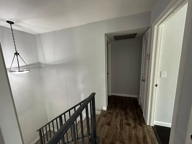 1426 Oxford Ln — Photo 13