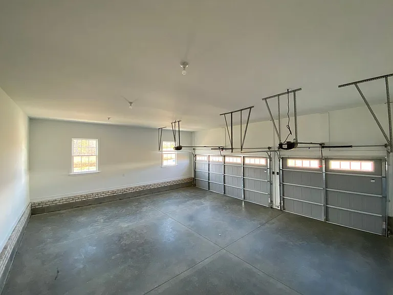 261 Summerlyn Dr — Photo 25