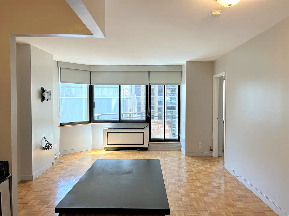 1991 Broadway #6D