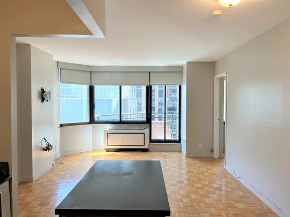 1991 Broadway APT 6D, New York, NY 10023