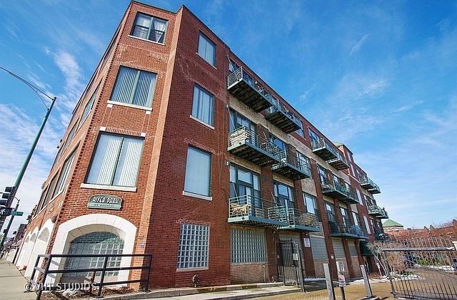 1st image of 2208 W Diversey Ave #402