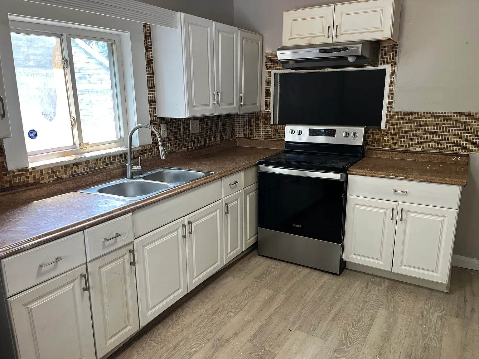 2 bed, 784 sqft, $795 — Photo 3