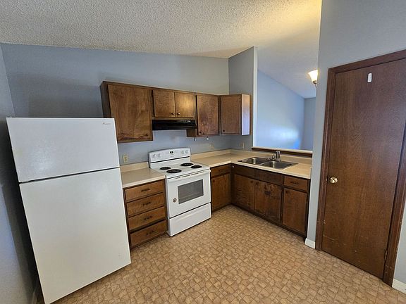 5th image of 905 S 4th St #7