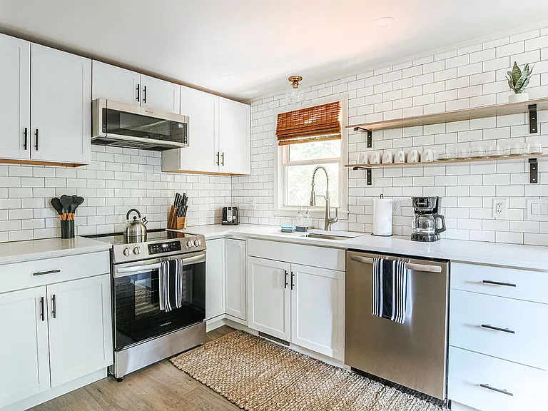 4770 Cove Garden Rd — Photo 3