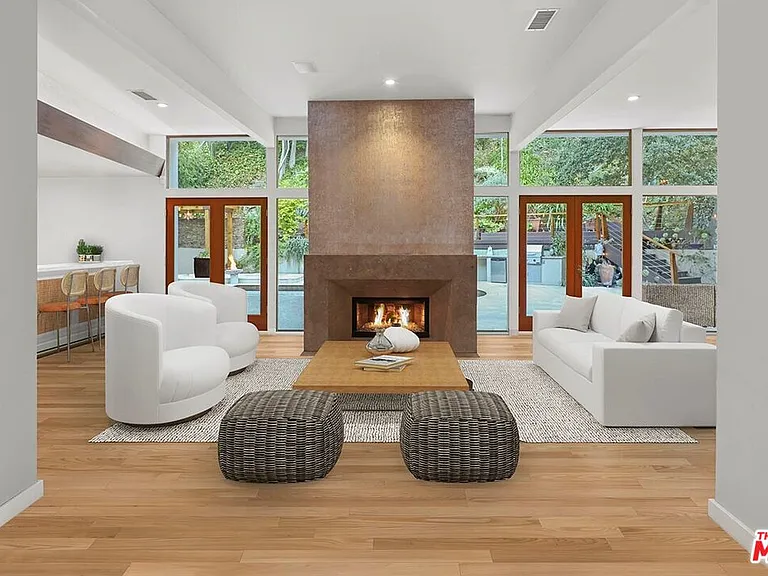 3600 Mandeville Canyon Rd — Photo 12