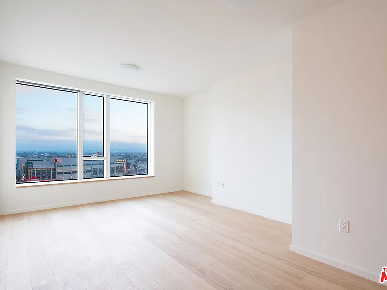889 Francisco St #3002 — Photo 2