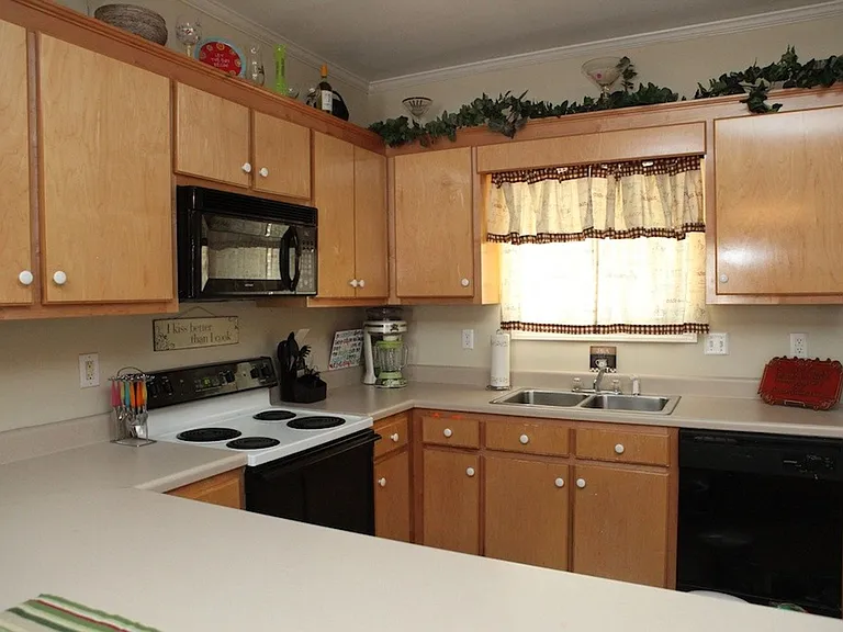 415 Hargrove Rd E #4X3 — Photo 9