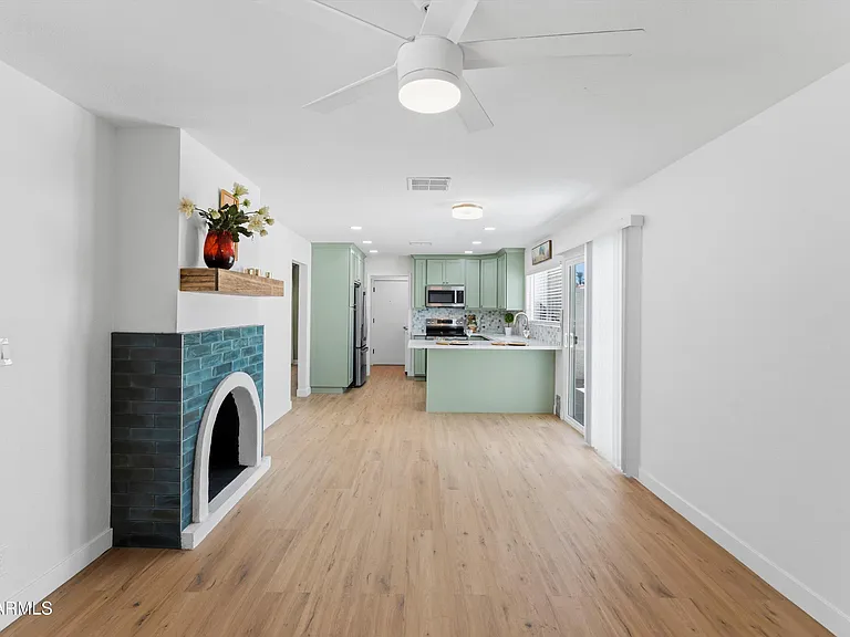 7308 E Berridge Ln — Photo 15