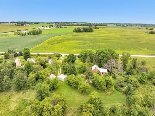 5562 Delcore Rd, New Franken, WI 54229