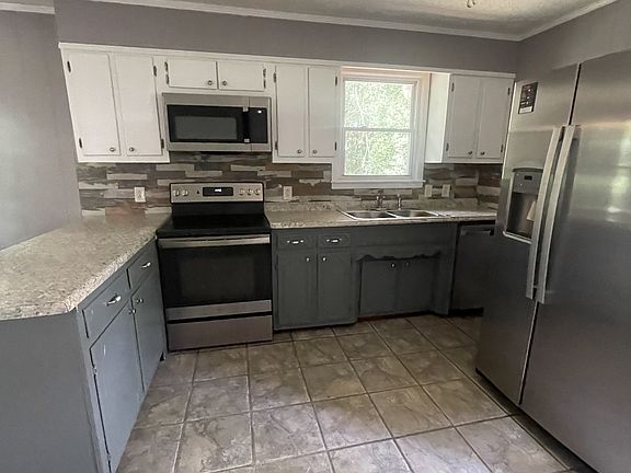 5th image of 1143 Chestnut Dr