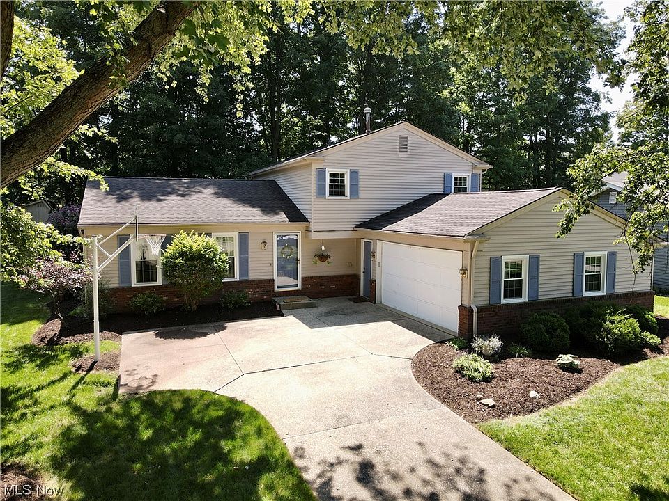 1st image of 534 Woodlake Dr