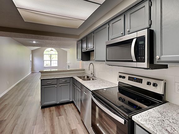 4th image of 97 Villa Side Ln